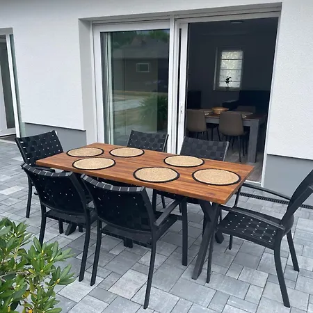 Helfert Dg Mit Terrasse