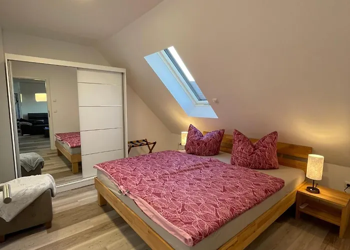 Helfert Dg Mit Terrasse Апартаменты Зенфтенберг